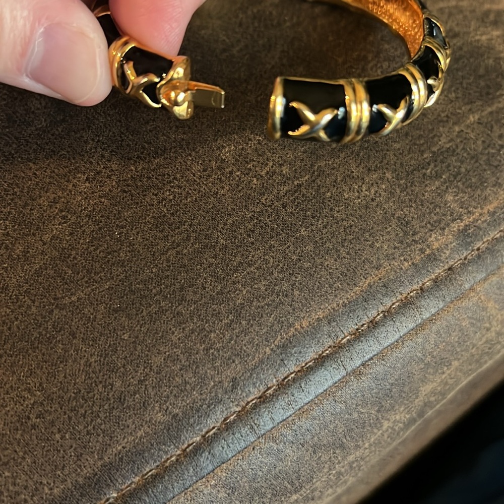 Gorgeous Hinge Bangle - image 3